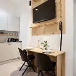 Aparthotel Honest Karlin 4*