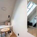 Honest Karlin Apartahotel 4*