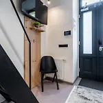 Apartmanhotel Honest Karlin 4*