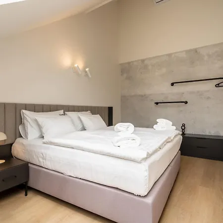 Apart Otel Honest Karlin Prag