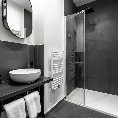 Honest Karlin Aparthotel