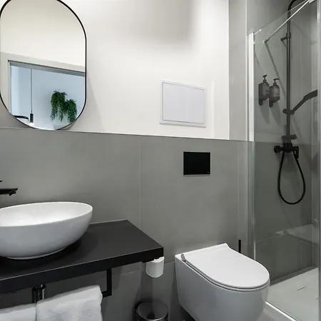 Honest Karlin 4* Prag