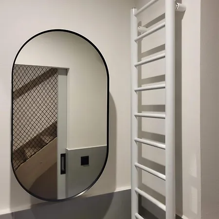 Aparthotel Honest Karlin *