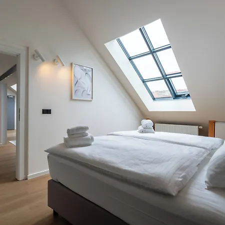 Honest Karlin Aparthotel 4*