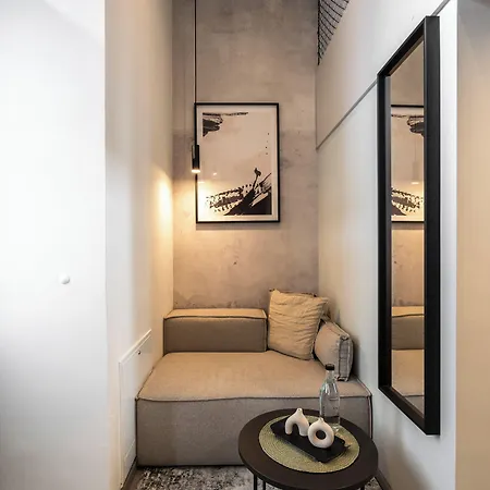 Aparthotel Honest Karlin