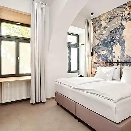 Honest Karlin 4* Praha