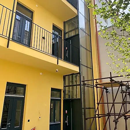 Honest Karlin Aparthotel