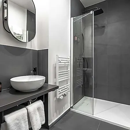Aparthotel Honest Karlin 4*