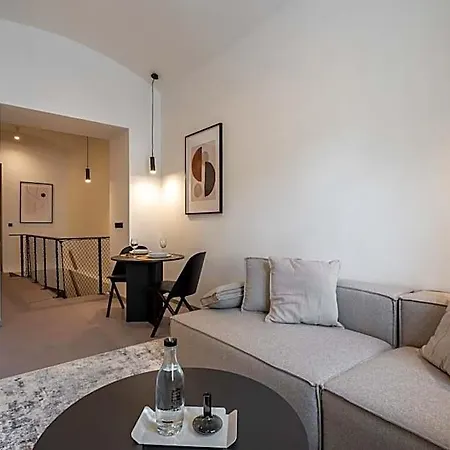 Aparthotel Honest Karlin 4*