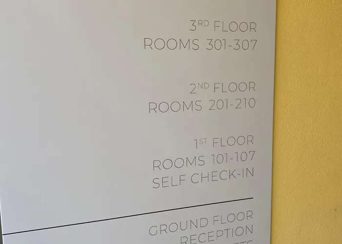 Aparthotel Honest Karlin