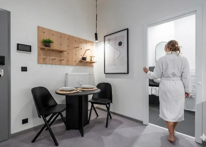 Honest Karlin Aparthotel