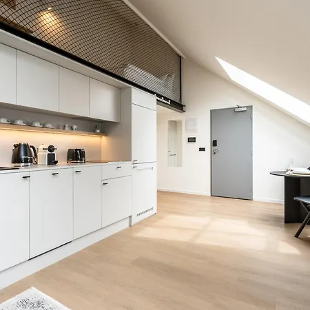 Aparthotel Honest Karlin