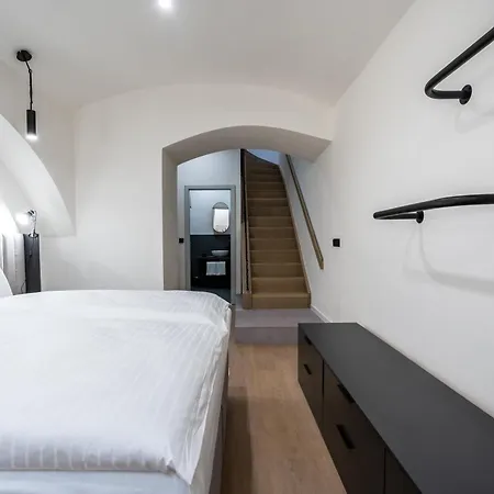 Honest Karlin Aparthotel