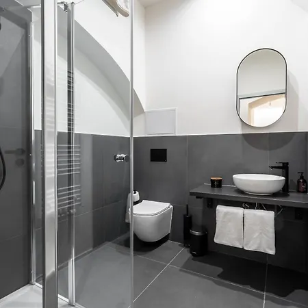 Honest Karlin Апарт-отель Прага