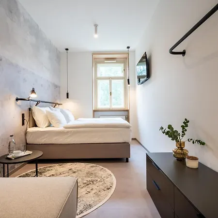 Aparthotel Honest Karlin