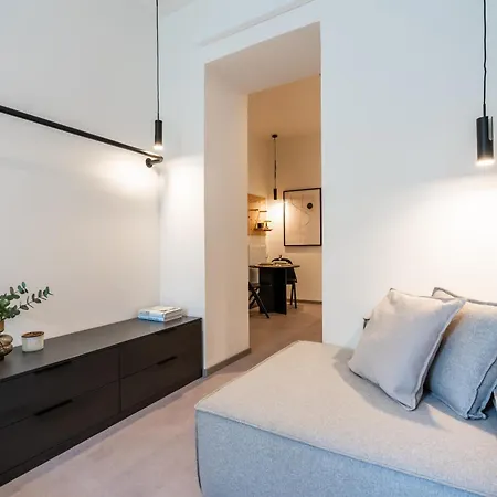 Honest Karlin Aparthotel *