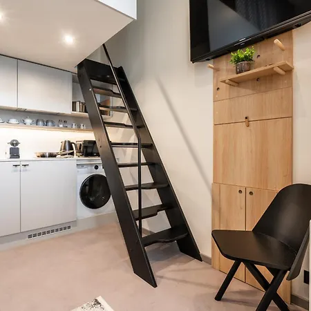 Honest Karlin Aparthotel *