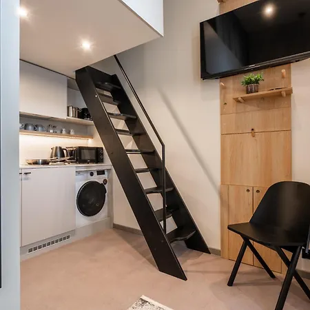 Aparthotel Honest Karlin *
