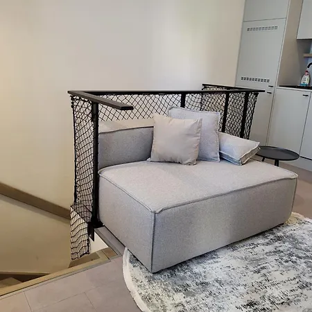 Honest Karlin Aparthotel *
