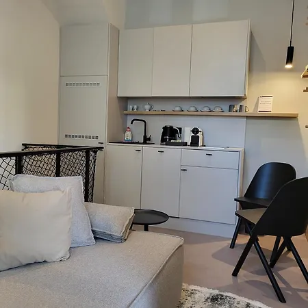 Aparthotel Honest Karlin *