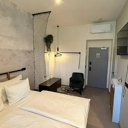 Honest Karlin Aparthotel